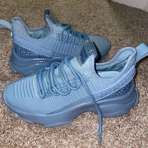 Steve Madden Maxima Sneakers NWOT